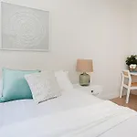 Lovely And Bright Unit Close To Taronga Zoo