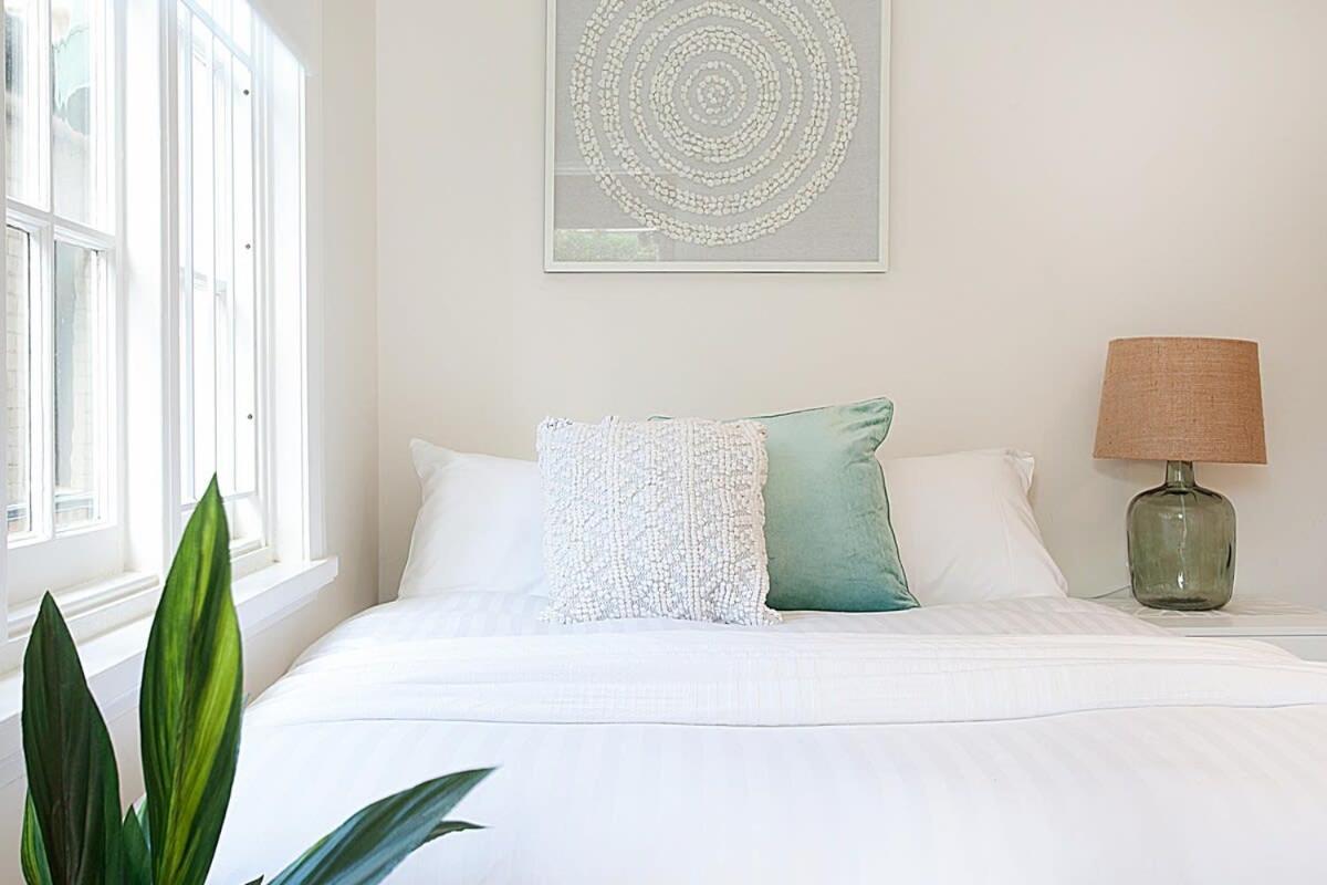 Lovely And Bright Unit Close To Taronga Zoo